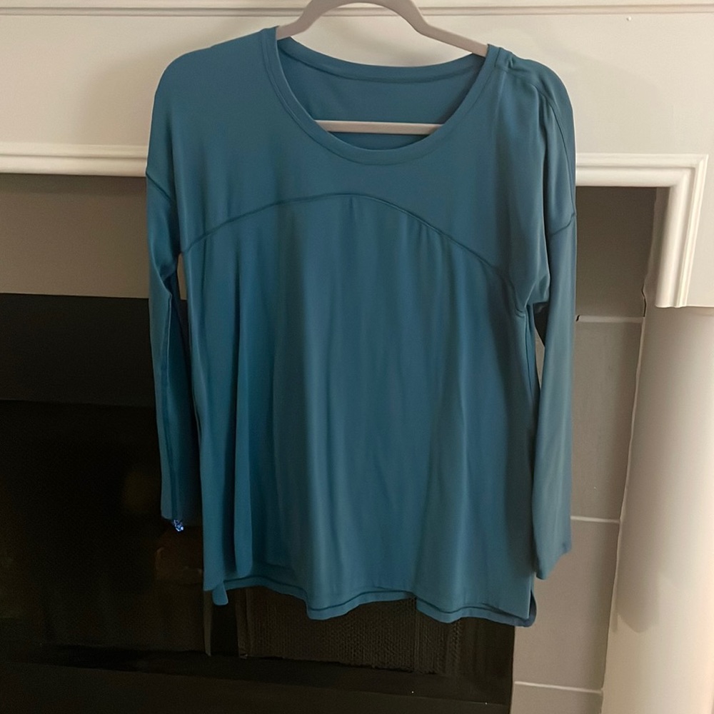 Lululemon long sleeved top